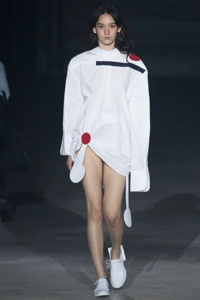 Look 28